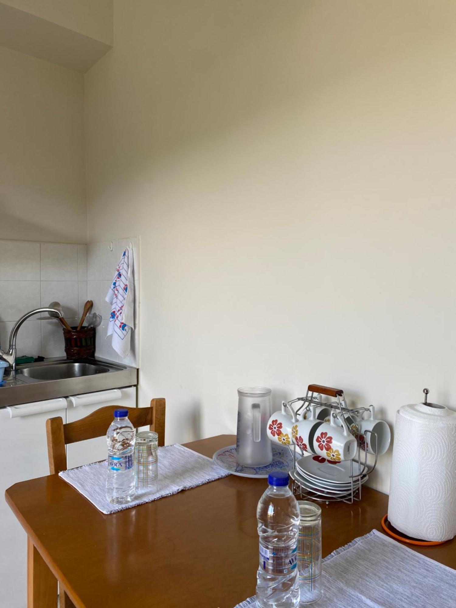 Irinis Apartment In Каламата Экстерьер фото