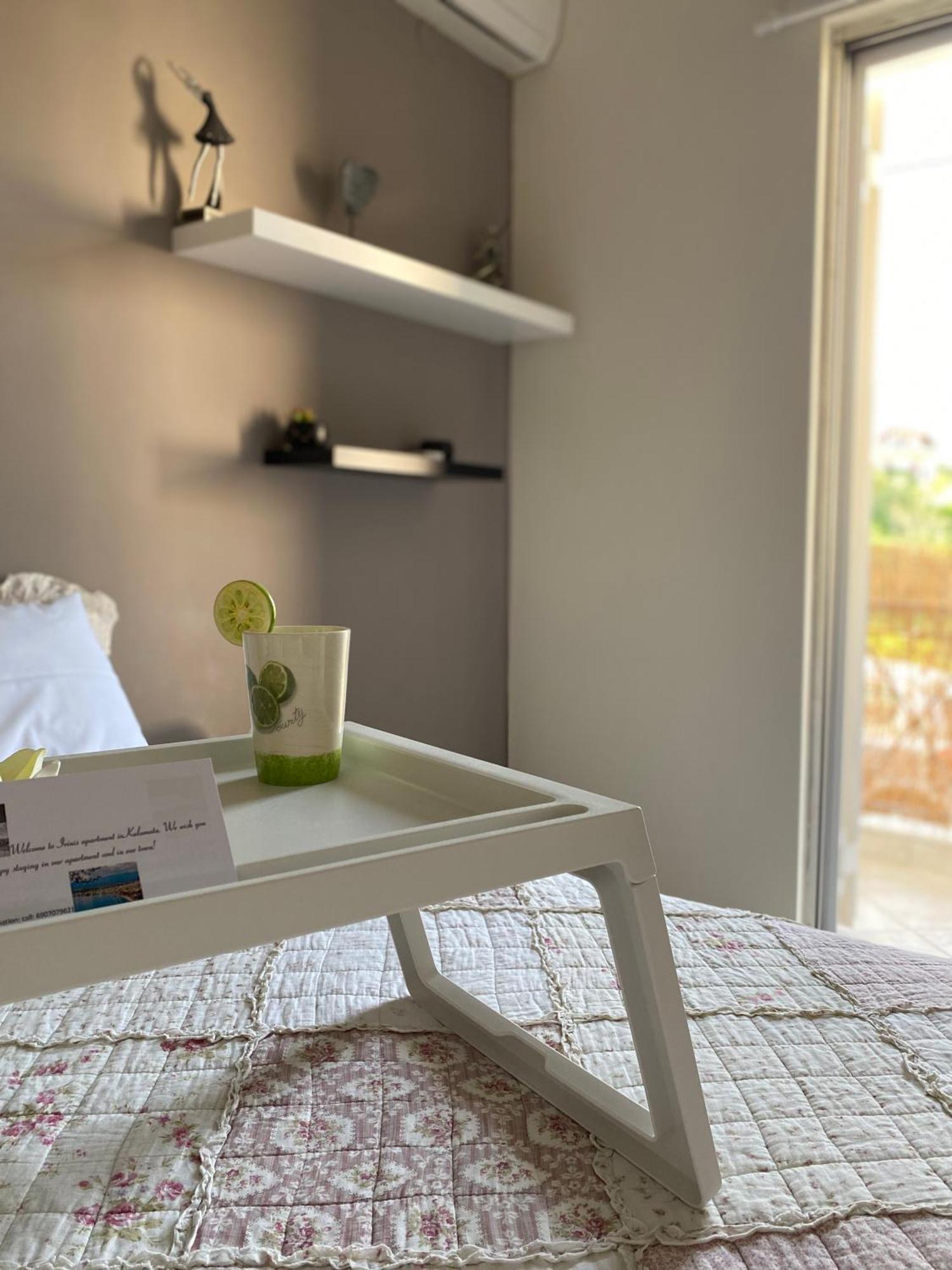 Irinis Apartment In Каламата Экстерьер фото